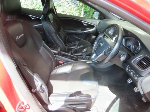Volvo V40 D2 R-design Red #5