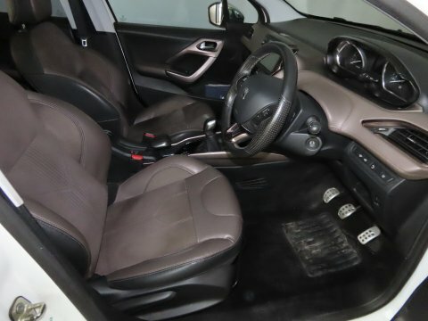 Peugeot e-2008 Gt Premium Orange #7