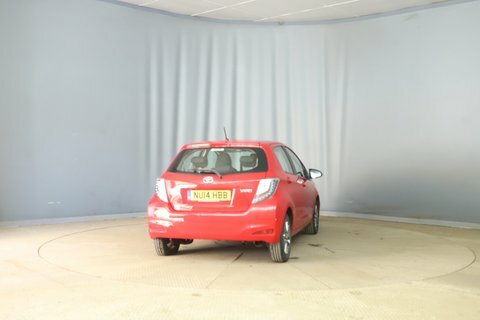 Toyota Yaris Vvt-i Icon Plus  #2