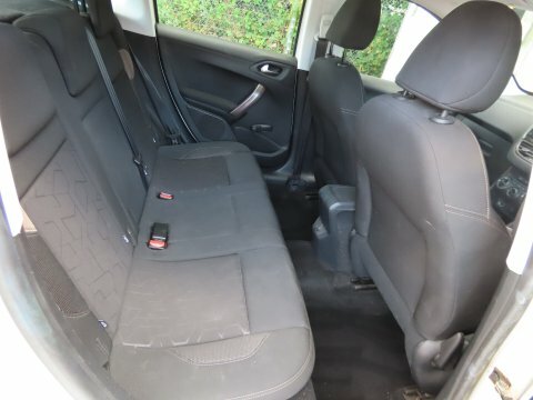 Peugeot e-2008 2023 72 50Kwh  #8