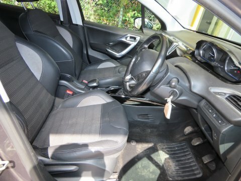 Peugeot 2008 1.6 2008 Allure White #9