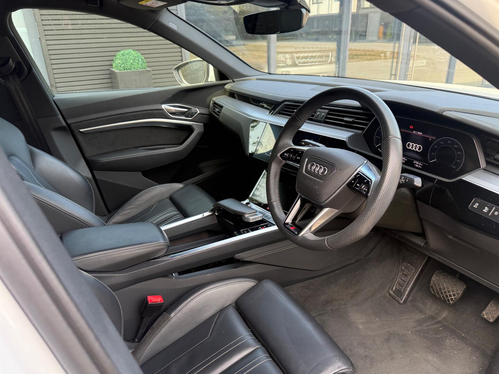 Audi E-tron 300Kw 55 Quattro 95Kwh Launch Edition Silver #23