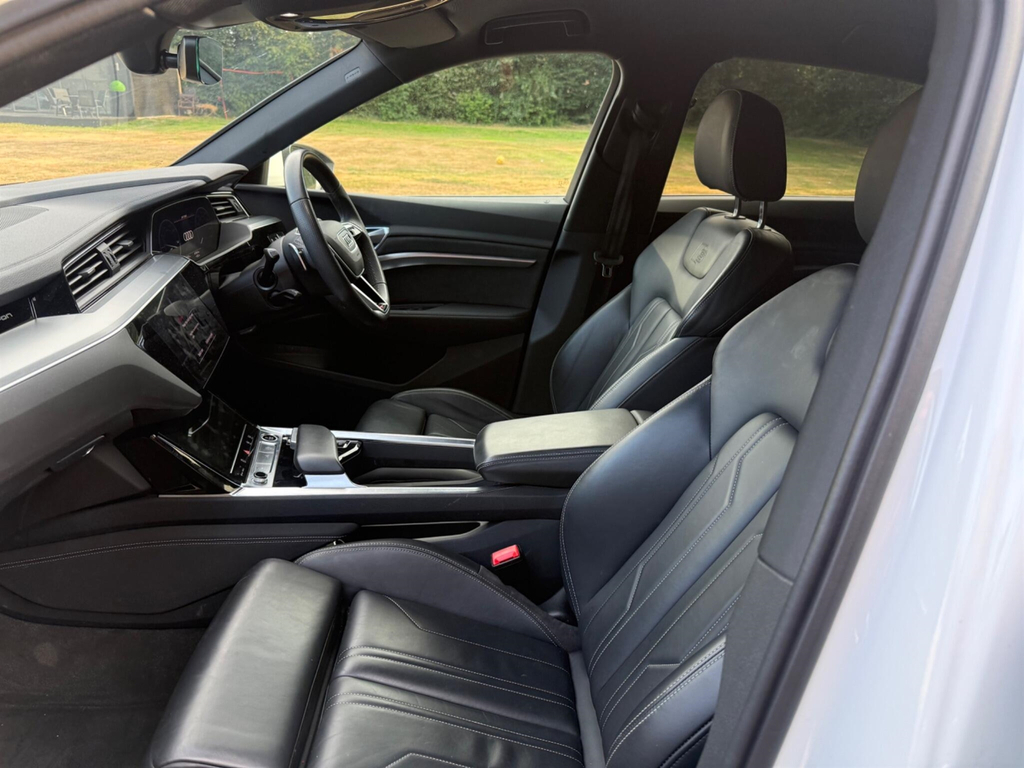 Audi E-tron 300Kw 55 Quattro 95Kwh Launch Edition Silver #20