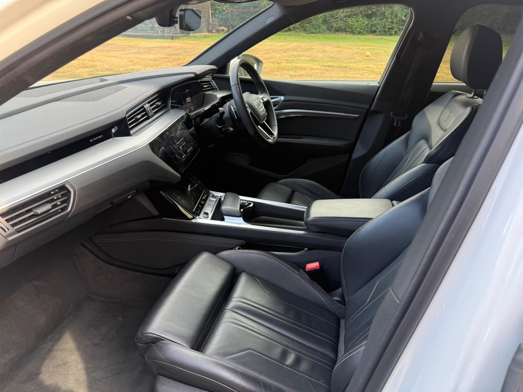 Audi E-tron 300Kw 55 Quattro 95Kwh Launch Edition Silver #21