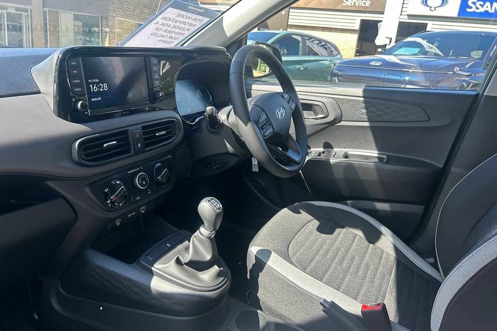 Hyundai I10 1.0 63 Advance Nav WU75NDD Green #2