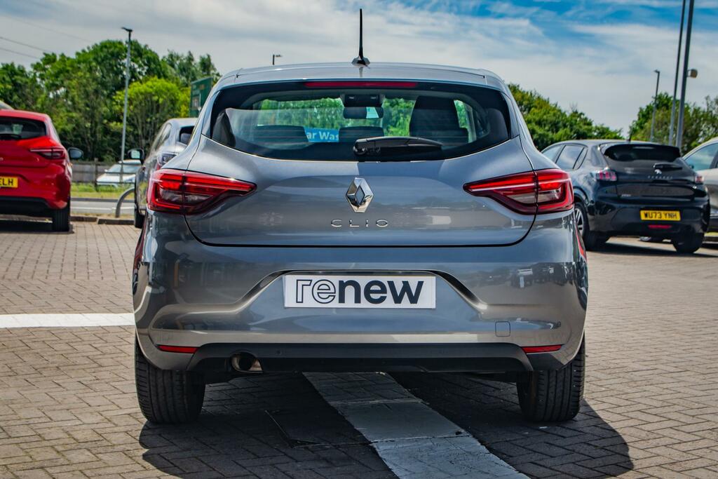Renault Clio Hatchback Evolution #4