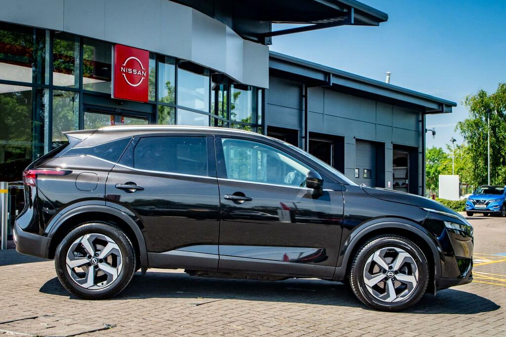 Nissan Qashqai 1.3 Dig-t Mhev N-connecta Xtron Euro 6 Ss DN24AOY Black #5