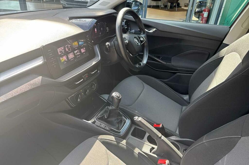 Skoda Fabia 1.0 Tsi Colour Edition White #2