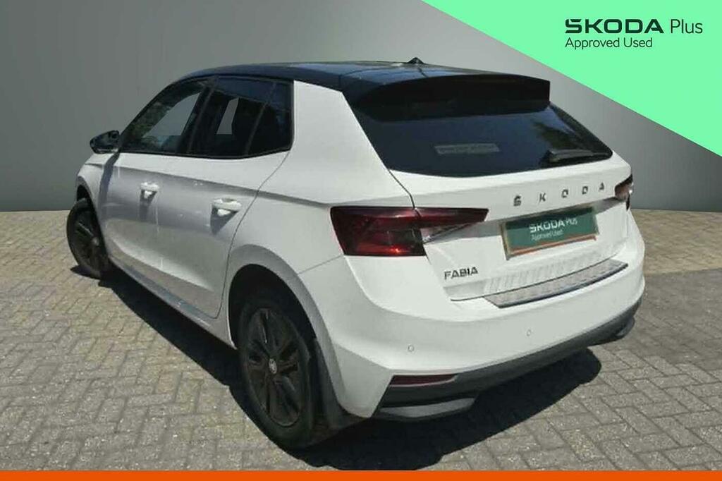 Skoda Fabia 1.0 Tsi Colour Edition White #3