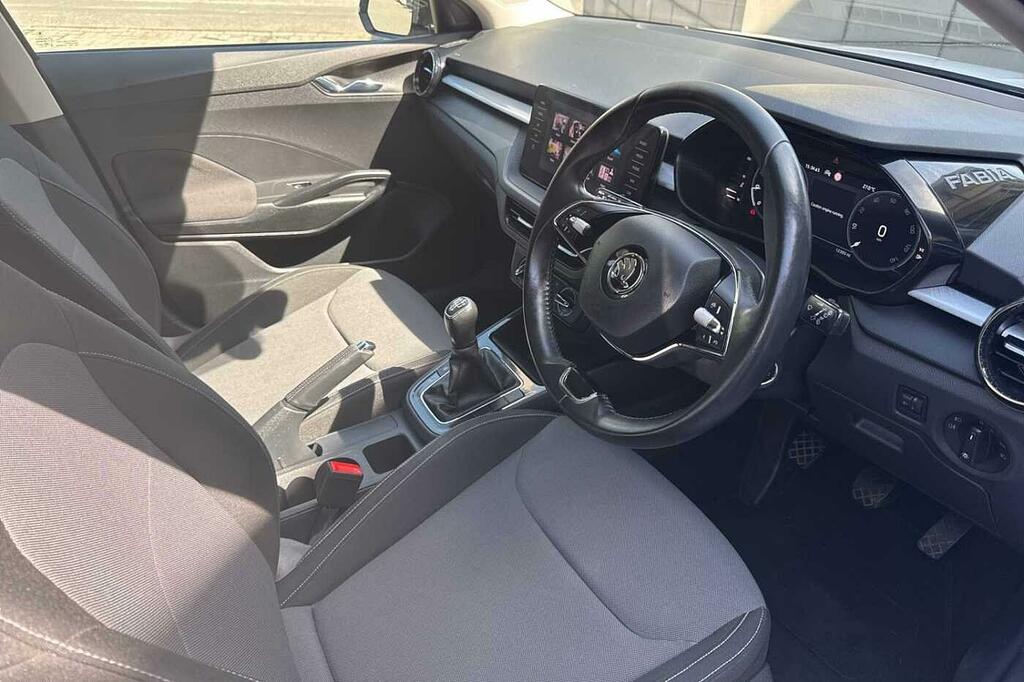 Skoda Fabia 1.0 Tsi Colour Edition White #6