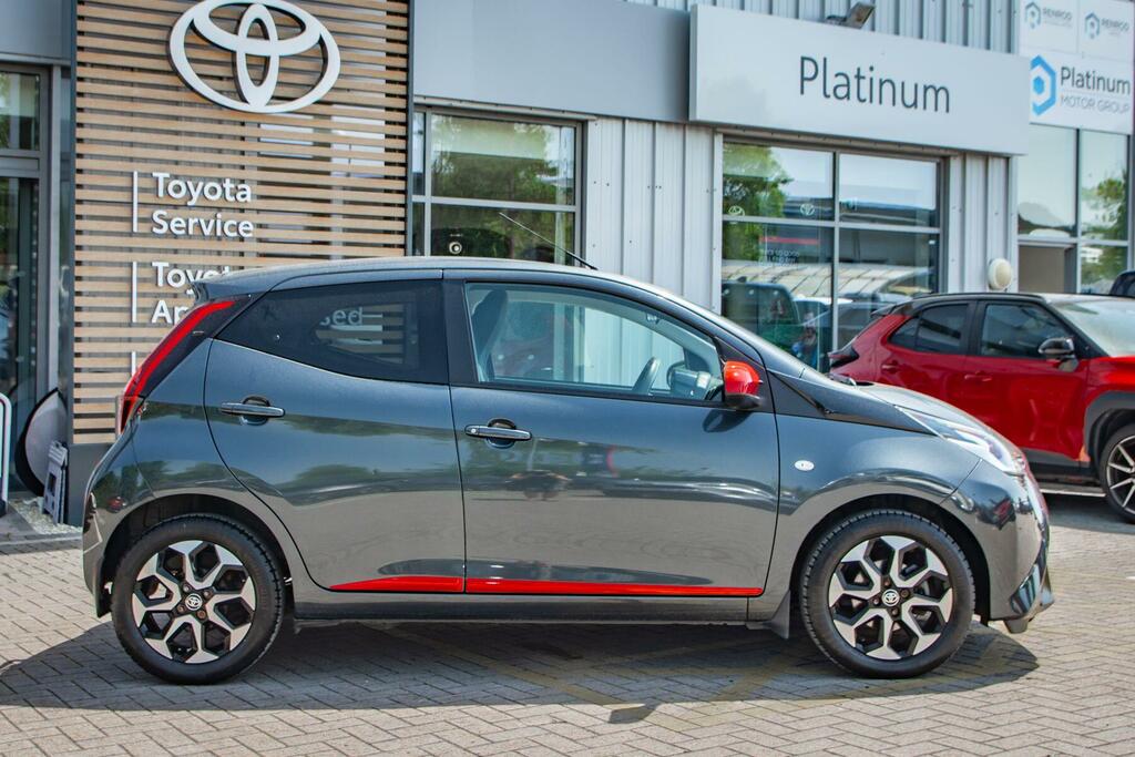 Toyota Aygo 1.0 Vvt-i X-trend X-shift Euro 6 Safety Sense Grey #3
