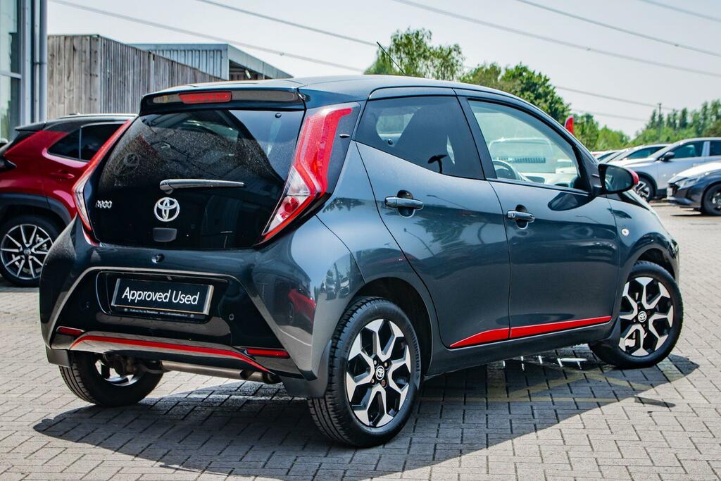 Toyota Aygo 1.0 Vvt-i X-trend X-shift Euro 6 Safety Sense Grey #2