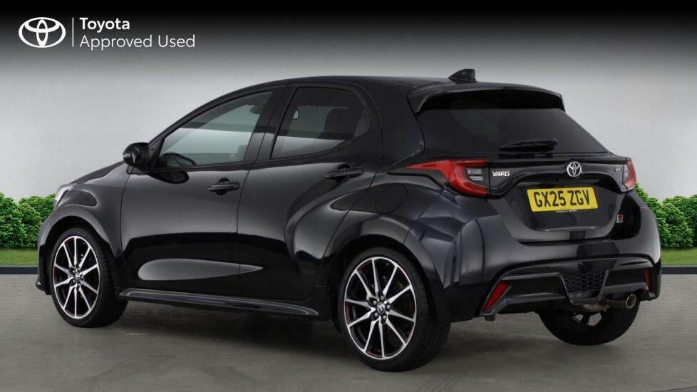 Toyota Yaris 1.5 Vvt-h Gr Sport Hatchback Hybrid E-c Black #6