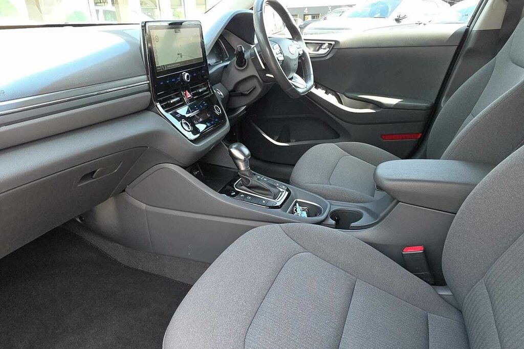 Hyundai Ioniq 1.6 Gdi Hybrid 1St Edition Dct Black #2