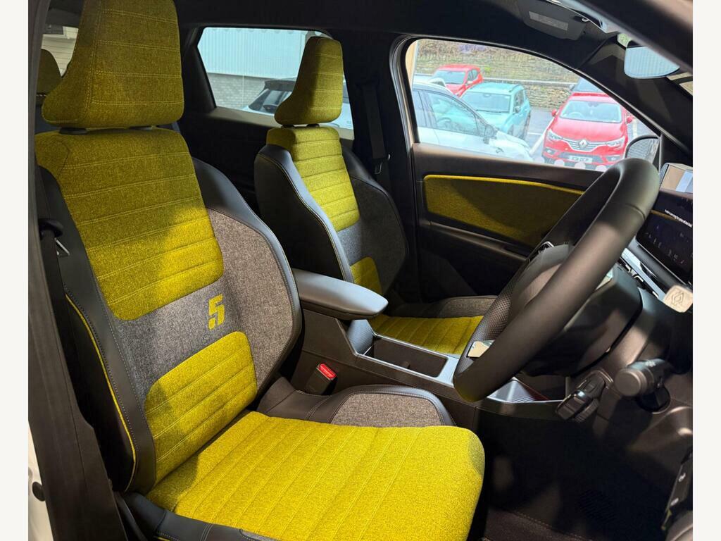 Renault 5 E-Tech E-tech Hatchback Iconic Five White #3