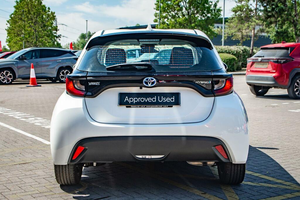 Toyota Yaris 1.5 Vvt-h Icon E-cvt Euro 6 Ss  White #4