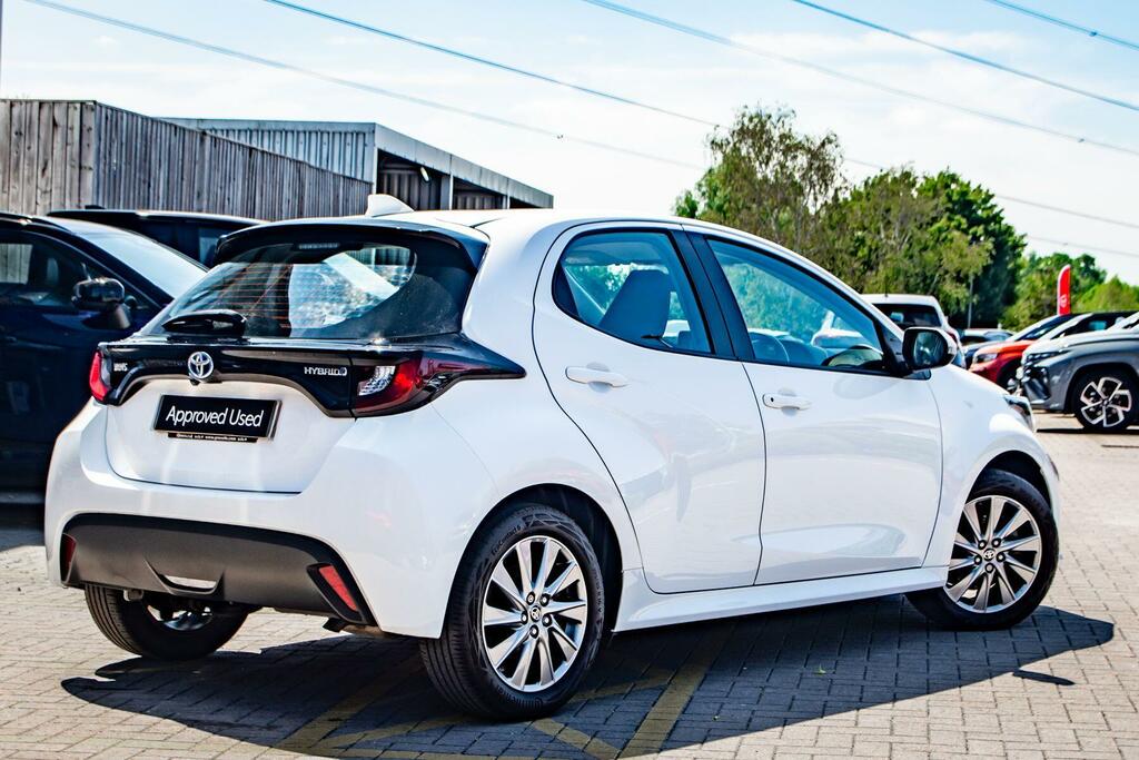 Toyota Yaris 1.5 Vvt-h Icon E-cvt Euro 6 Ss  White #2
