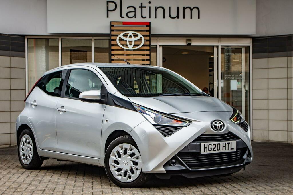 Toyota Aygo 1.0 Vvt-i X-play X-shift Euro 6 Safety Sense Silver