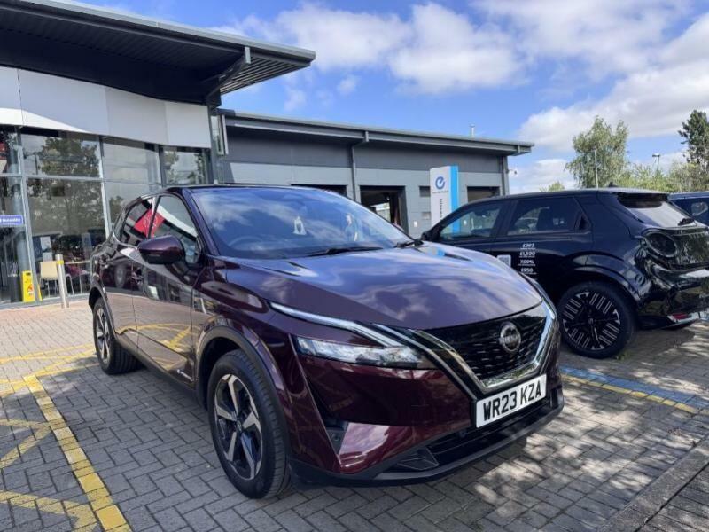 Nissan Qashqai 1.5 H E-power N-connecta Euro 6 Ss Red