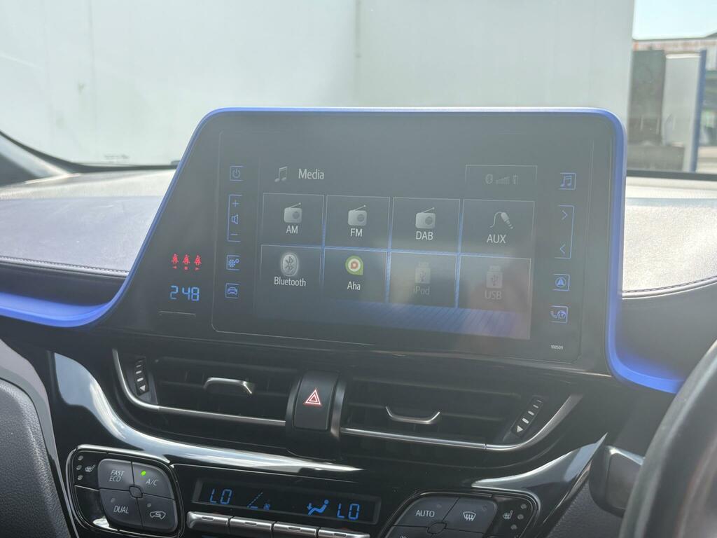 Toyota C-Hr Excel White #18