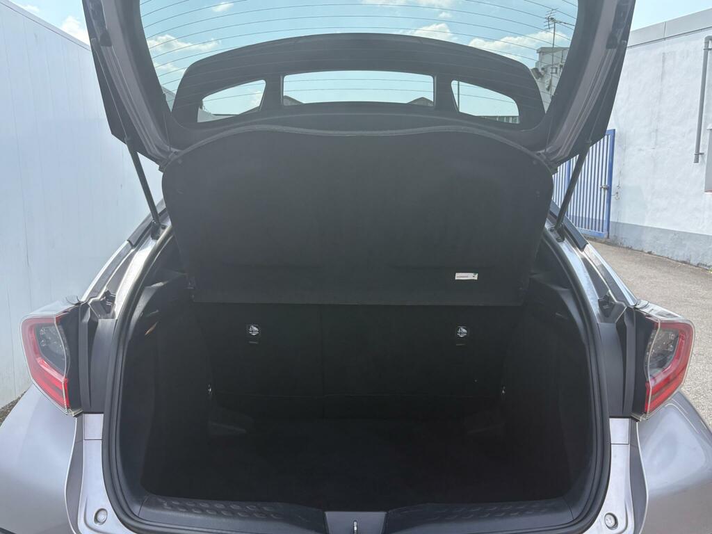 Toyota C-Hr Excel White #21
