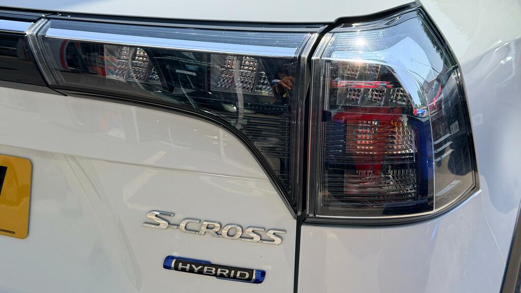 Suzuki S Cross 1.5L Motion Red #18