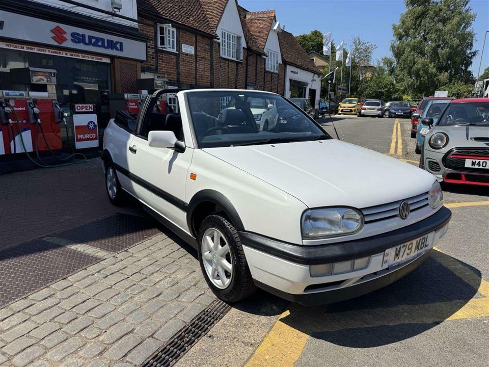 Volkswagen Golf Avantgarde 2.0 Converitible White #25
