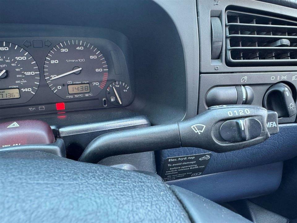 Volkswagen Golf Avantgarde 2.0 Converitible White #35