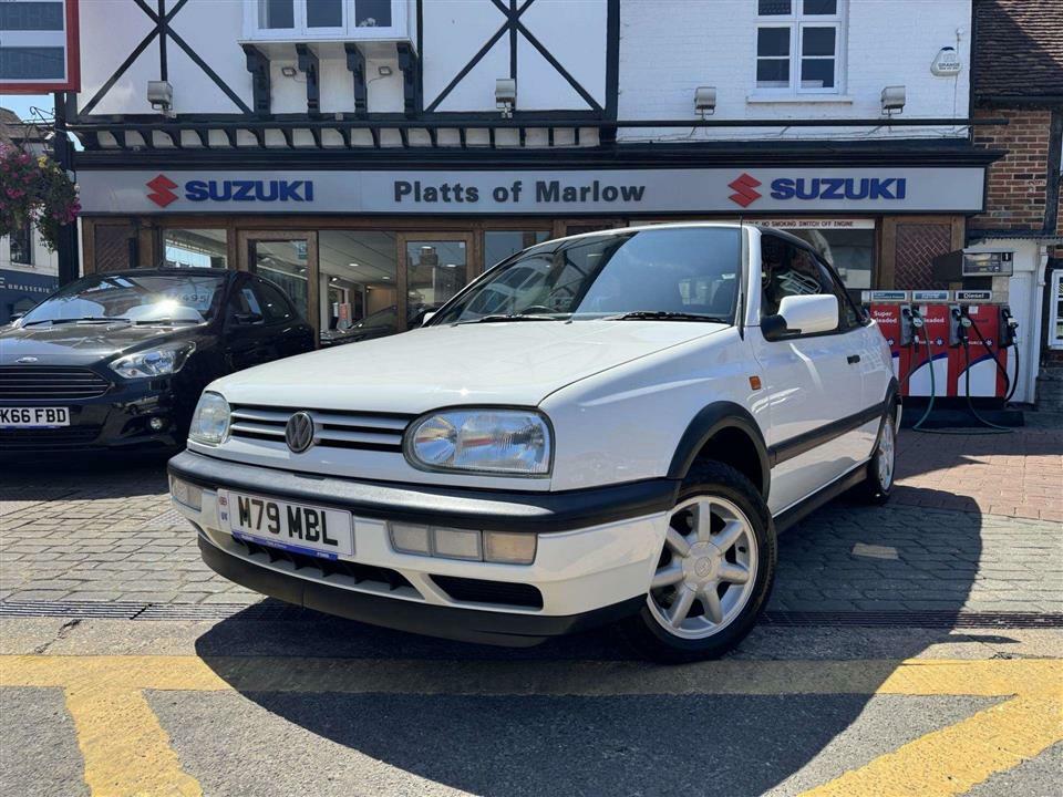 Volkswagen Golf Avantgarde 2.0 Converitible White #1
