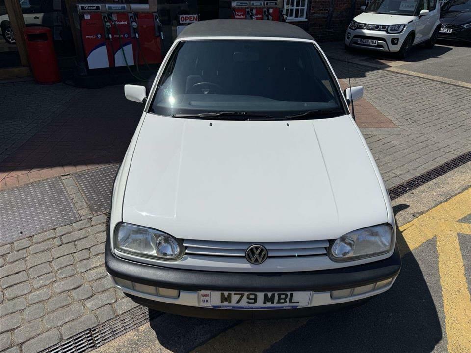 Volkswagen Golf Avantgarde 2.0 Converitible White #5
