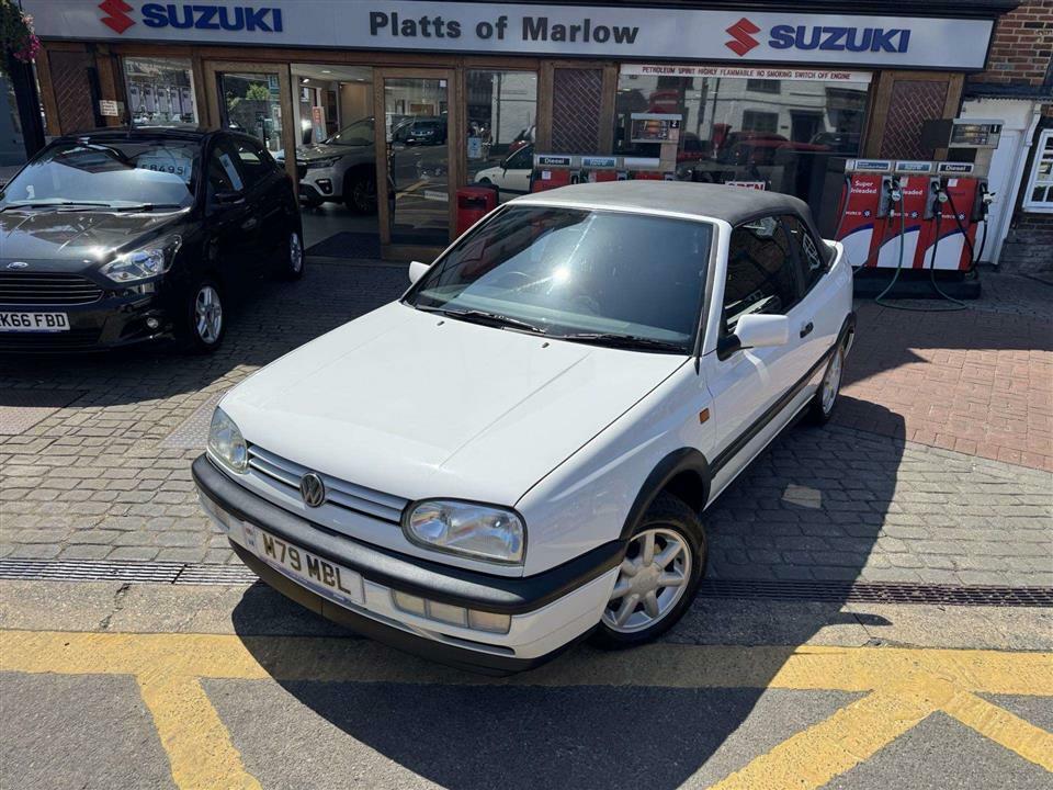 Volkswagen Golf Avantgarde 2.0 Converitible White #2