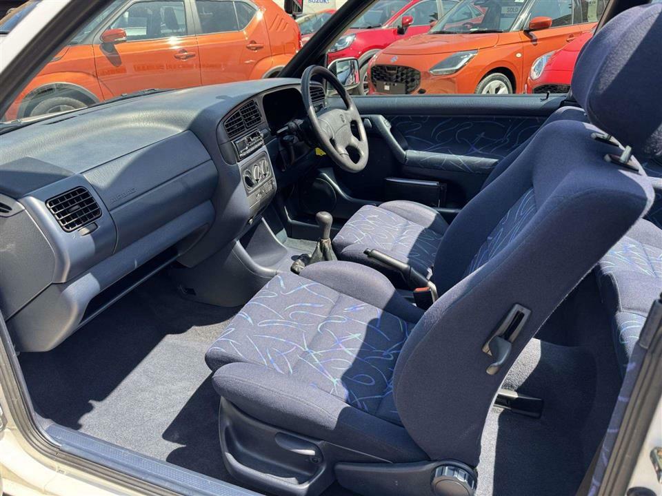 Volkswagen Golf 1.8 Gl White #21