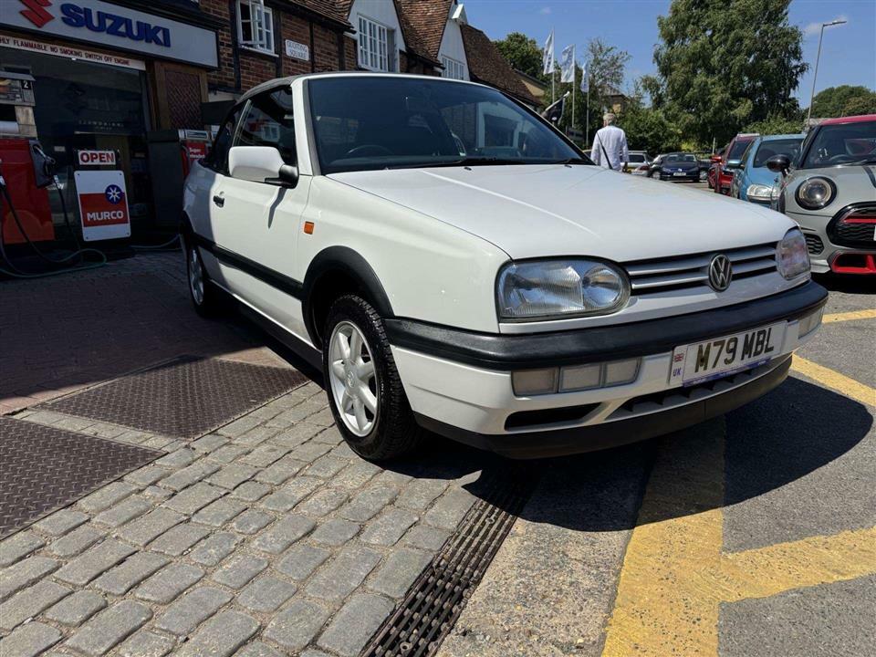Volkswagen Golf Avantgarde 2.0 Converitible White #6