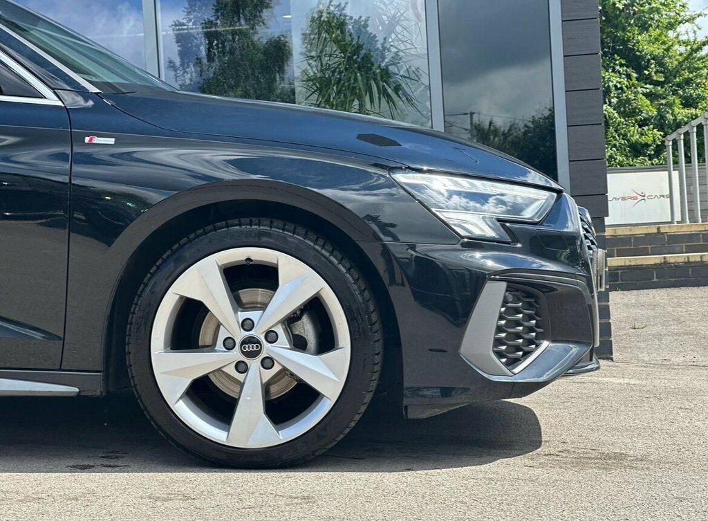 Audi A3 Hatchback VN23LDJ Black #4