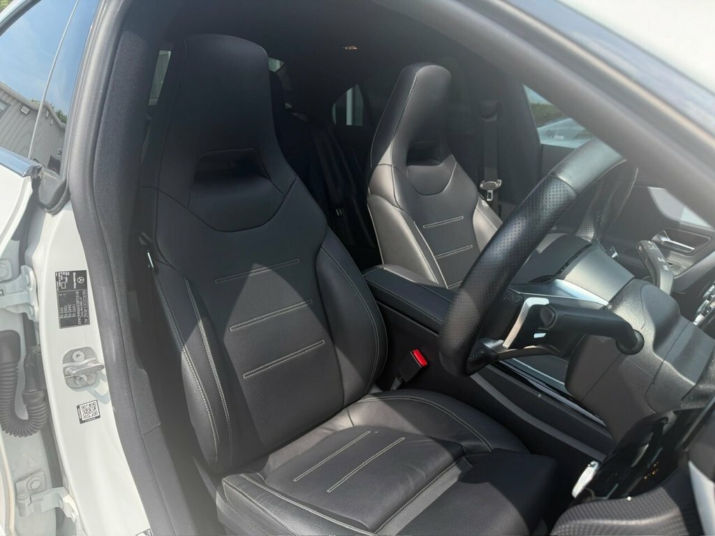 Mercedes-Benz CLA Class 2L Amg Line White #3