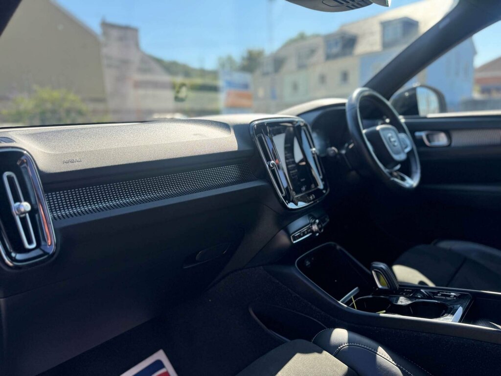 Volvo XC40 1.5 T3 163 R Design Geartronic Black #55