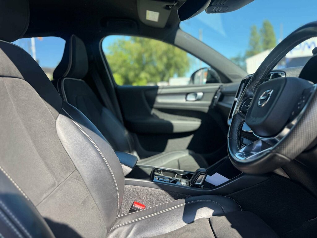 Volvo XC40 1.5 T3 163 R Design Geartronic Black #33
