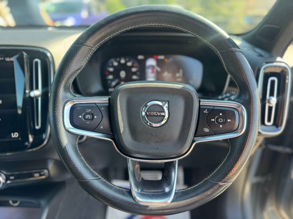 Volvo XC40 1.5 T3 163 R Design Geartronic Black #46