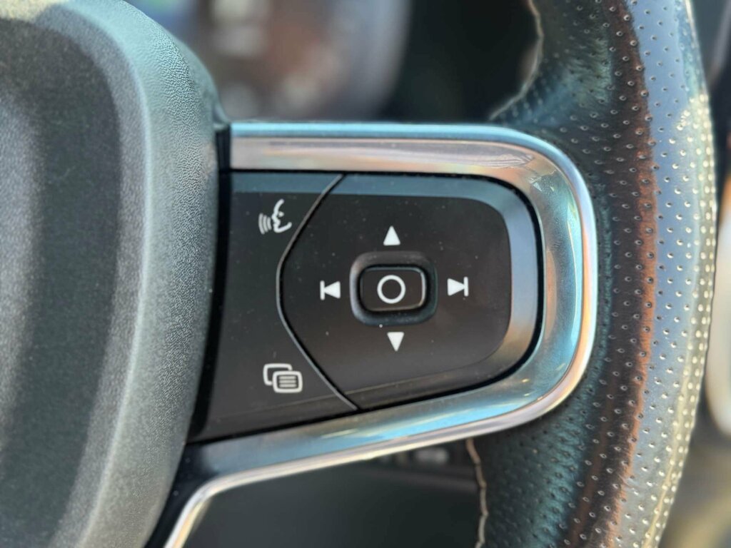 Volvo XC40 1.5 T3 163 R Design Geartronic Black #41