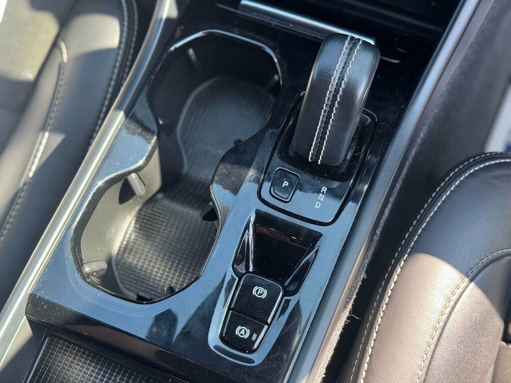 Volvo XC40 1.5 T3 163 R Design Geartronic Black #50