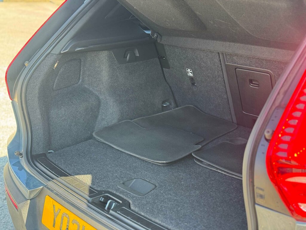 Volvo XC40 1.5 T3 163 R Design Geartronic Black #63