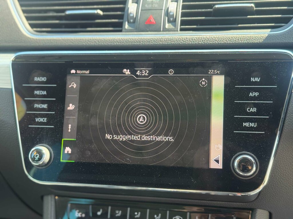 Skoda Superb 2022 1.4 Tsi Iv 13Kwh Se Technology Dsg Euro 6 S White #47