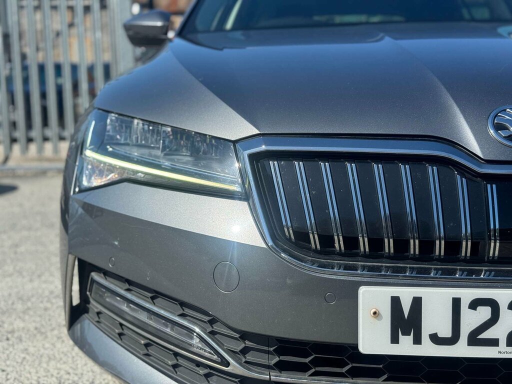 Skoda Superb 2022 1.4 Tsi Iv 13Kwh Se Technology Dsg Euro 6 S White #8