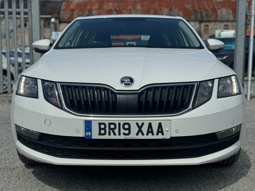 Skoda Octavia 1.6 Octavia Se Technology Tdi BR19XAA White #5