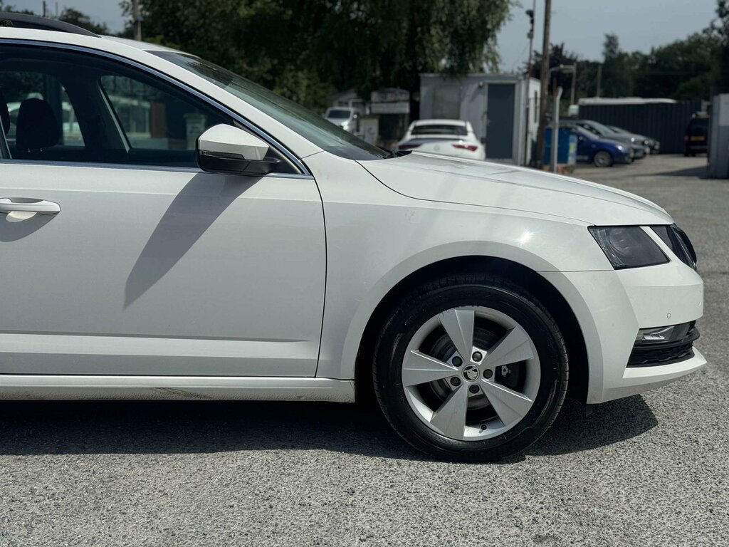 Skoda Octavia 1.6 Octavia Se Technology Tdi BR19XAA White #3