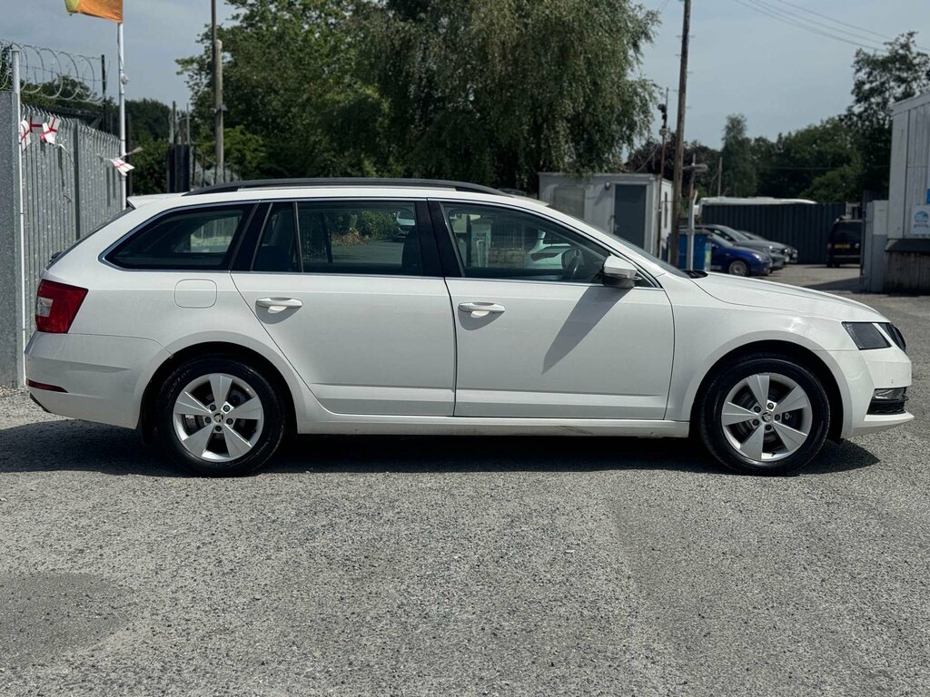 Skoda Octavia 1.6 Octavia Se Technology Tdi White