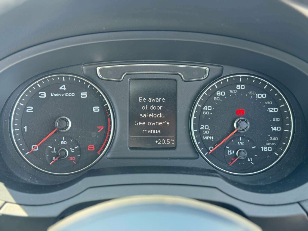 Audi Q3 1.4 Q3 Se Tfsi Black #6