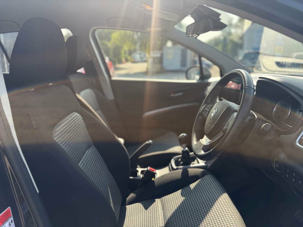 Suzuki SX4 S Cross Hatchback  #39