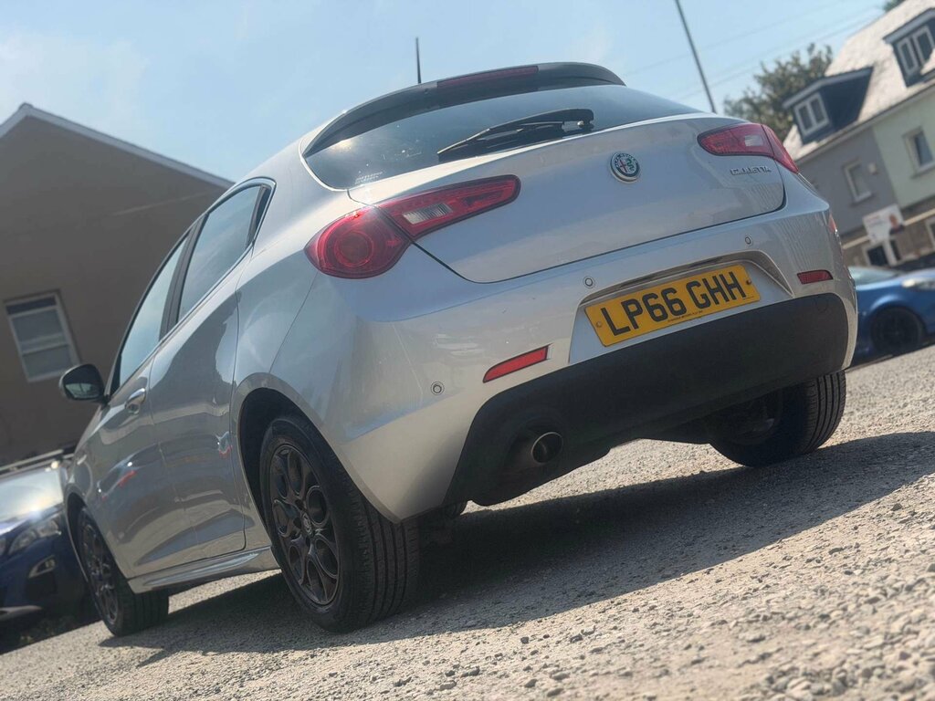 Alfa Romeo Giulietta Super Red #15