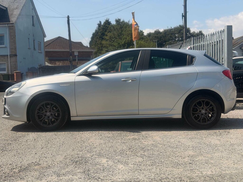 Alfa Romeo Giulietta Super Red #9